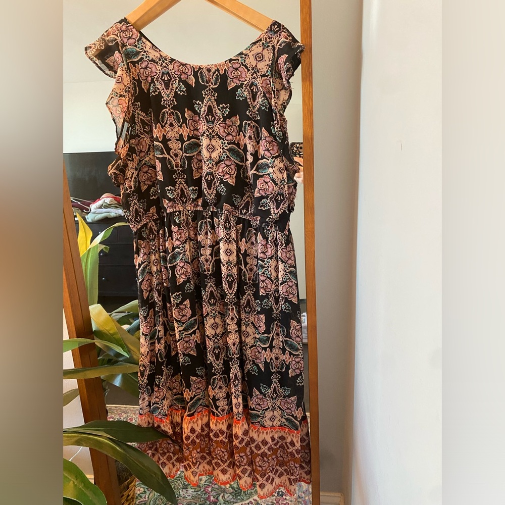 Size XXL Xhilaration Dress with beautiful pattern